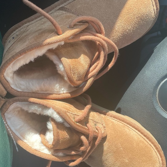 Worn around house only once or twice - Picture 3 of 3